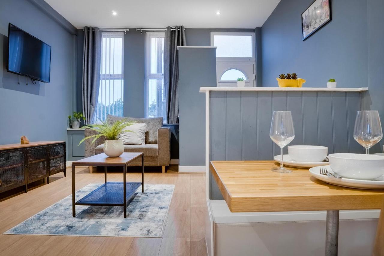 Birkenhead - 2 Bedroom House Екстер'єр фото