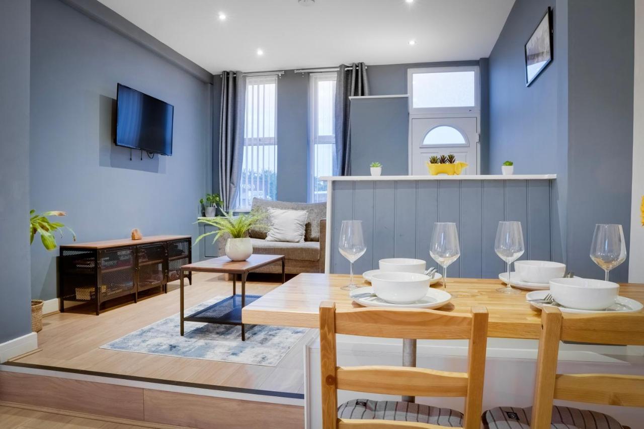 Birkenhead - 2 Bedroom House Екстер'єр фото