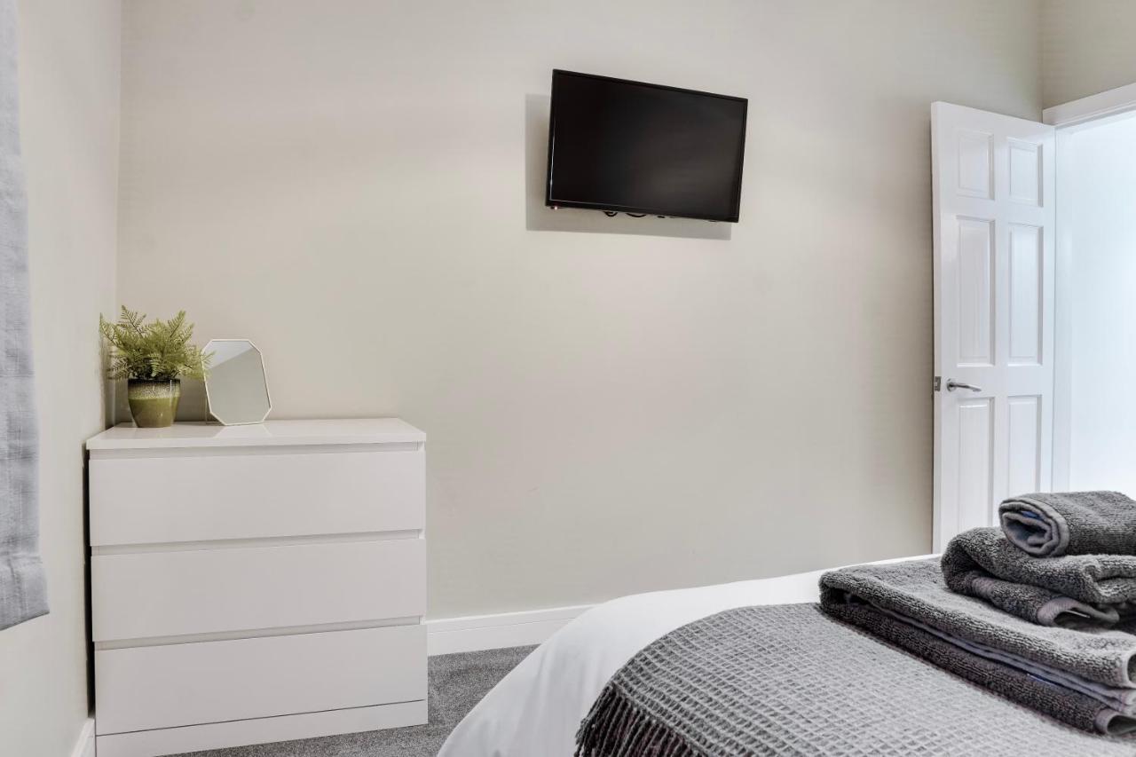 Birkenhead - 2 Bedroom House Екстер'єр фото