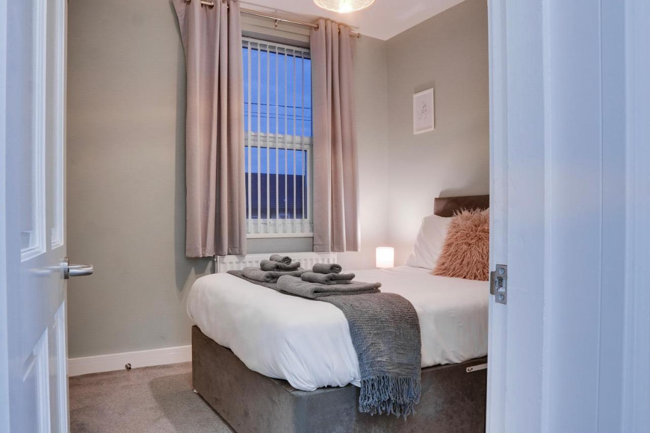 Birkenhead - 2 Bedroom House Екстер'єр фото