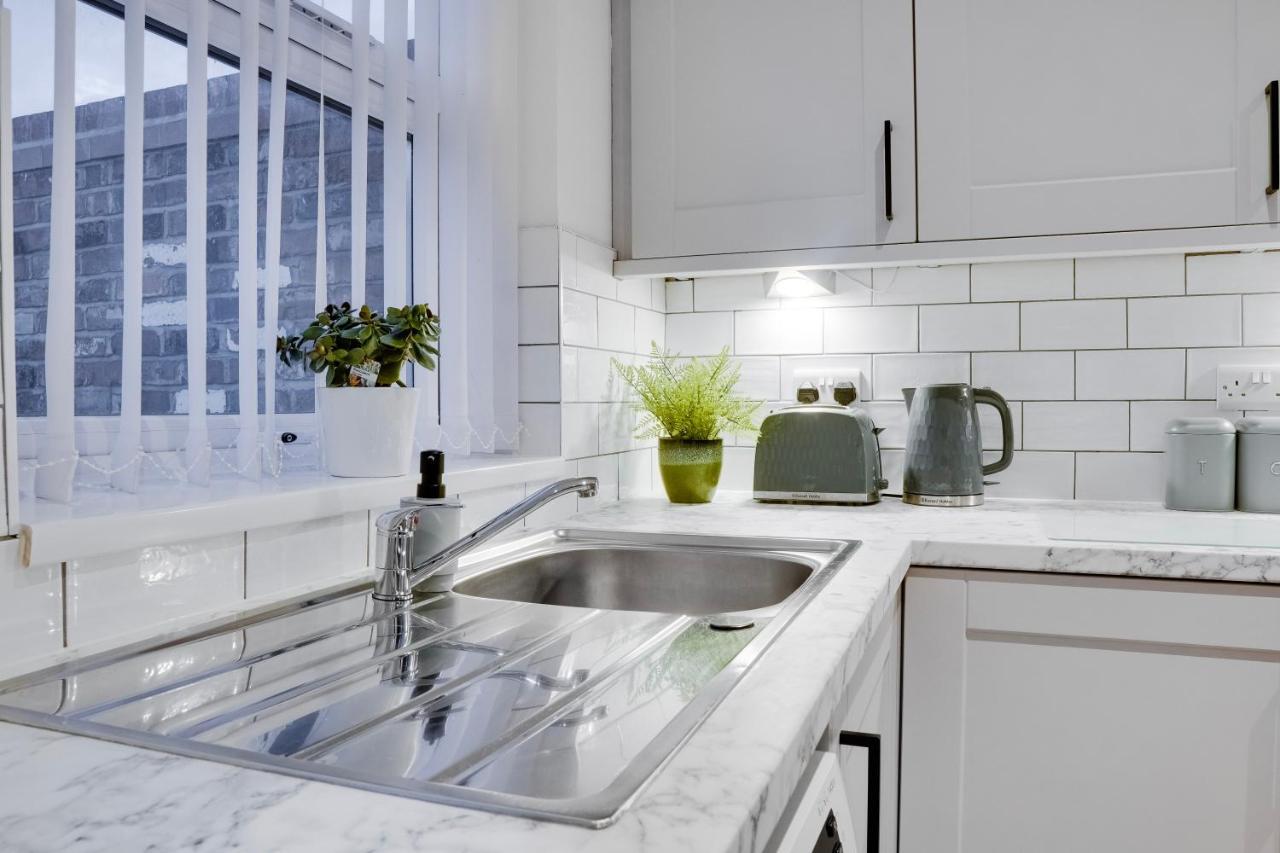 Birkenhead - 2 Bedroom House Екстер'єр фото